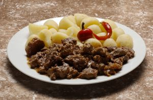 Birka-pörkölt-körettel