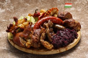 Nagymama-magyaros-fatányérosa