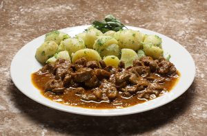 Zuza-pörkölt-körettel